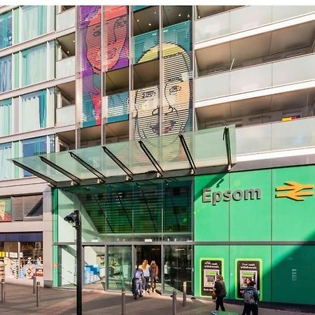Bright Fun Relaxing Apartment In The Heart Of Epsom Eksteriør billede