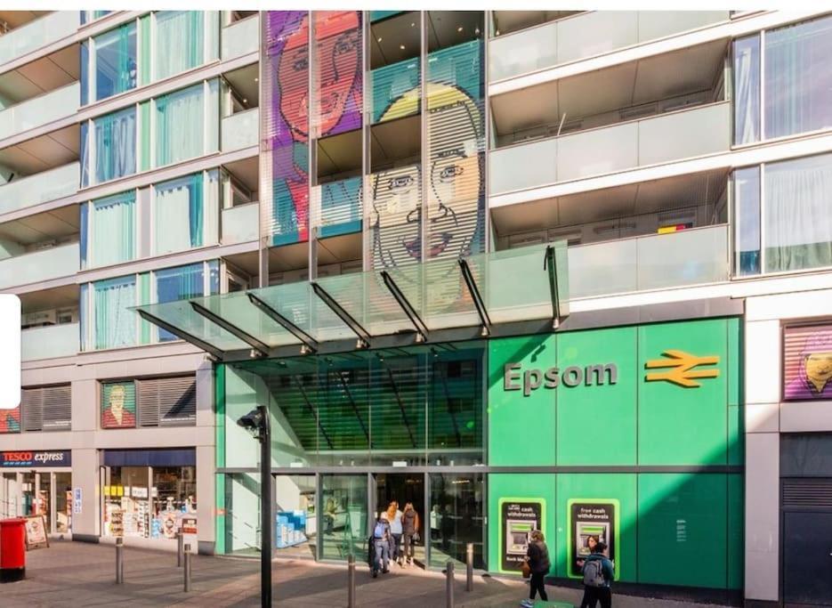 Bright Fun Relaxing Apartment In The Heart Of Epsom Eksteriør billede